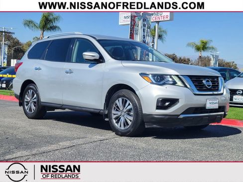 Used 2019 Nissan Pathfinder S FWD image 1