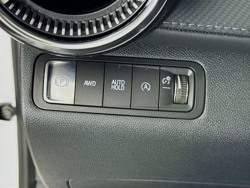 New 2026 Chevrolet Equinox LT w/ Safety and Technology Package AWD/4WD image 12