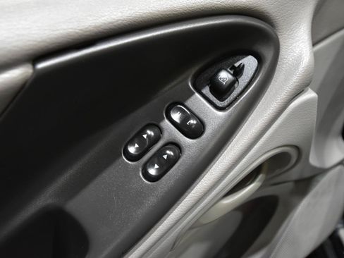 Used 2001 Ford Mustang GT RWD image 11