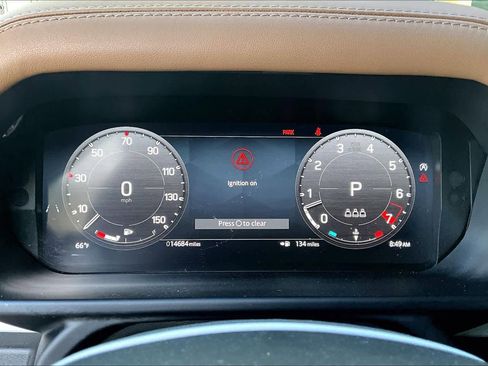 Used 2025 Land Rover Defender 110 X-Dynamic SE image 24