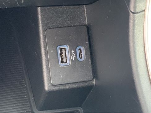 Used 2024 Ford Edge SEL image 41