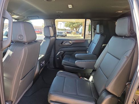 New 2026 GMC Yukon XL Denali image 8