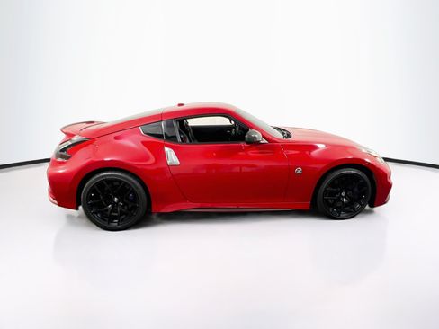 Used 2017 Nissan 370Z NISMO RWD image 4