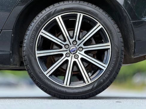 Used 2017 Volvo XC60 T6 Inscription w/ Climate Package AWD/4WD image 19