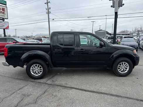 Used 2016 Nissan Frontier SV image 4