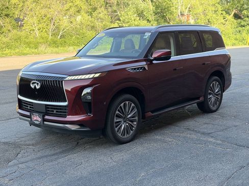 Used 2025 INFINITI QX80 Luxe AWD/4WD image 3