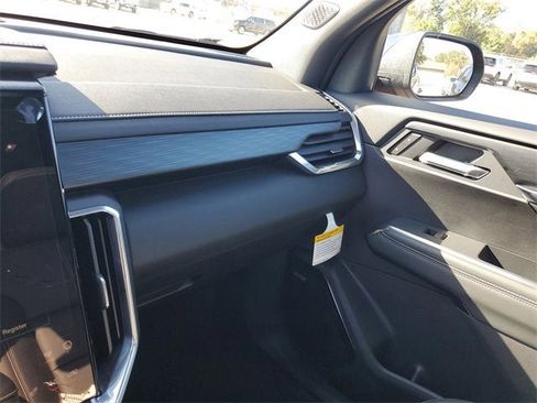 New 2026 GMC Acadia Elevation image 25