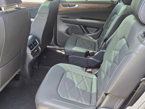 Certified 2026 Volkswagen Atlas SE w/ Panoramic Sunroof Package FWD image 11