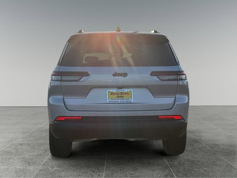 New 2025 Jeep Grand Cherokee L Altitude image 4