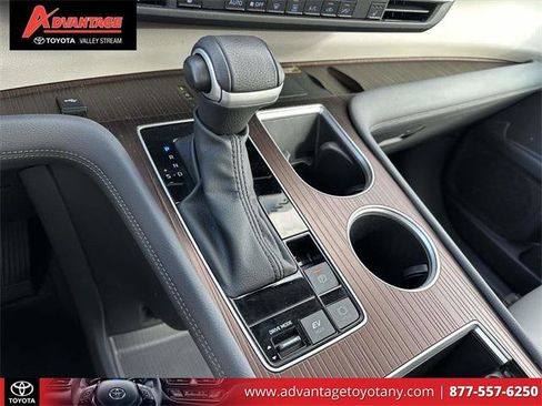 Certified 2024 Toyota Sienna XLE image 35