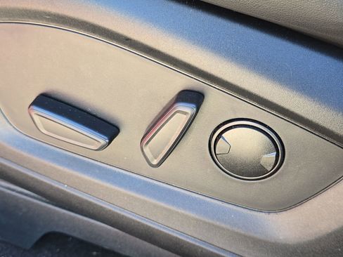 Used 2023 Ford Explorer XLT w/ Equipment Group 202A image 12