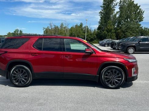 Certified 2023 Chevrolet Traverse RS image 2