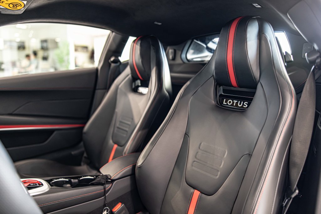 New 2026 Lotus Emira SE RWD image 16