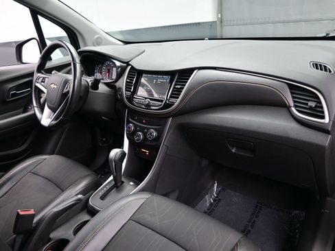 Used 2018 Chevrolet Trax LT w/ Driver Confidence Package FWD image 15