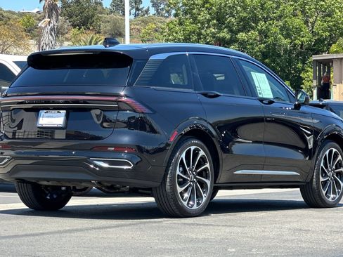 Used 2024 Lincoln Nautilus Black Label AWD/4WD image 3