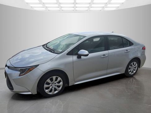 Used 2026 Toyota Corolla LE FWD image 5