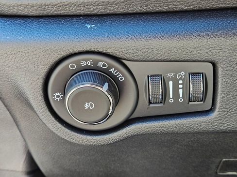 New 2026 Chrysler Pacifica Select image 29