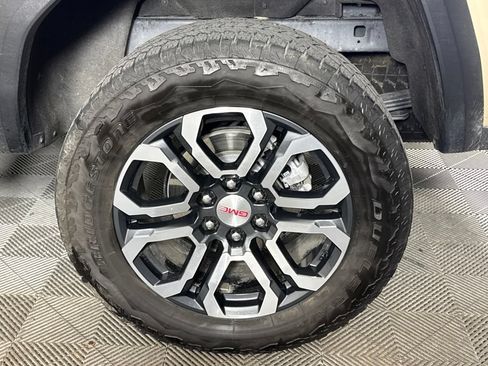 Certified 2023 GMC Canyon AT4 w/ AT4 Premium Package AWD/4WD image 16