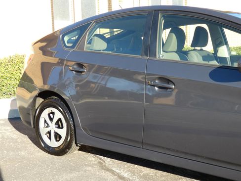 Used 2015 Toyota Prius Two image 7