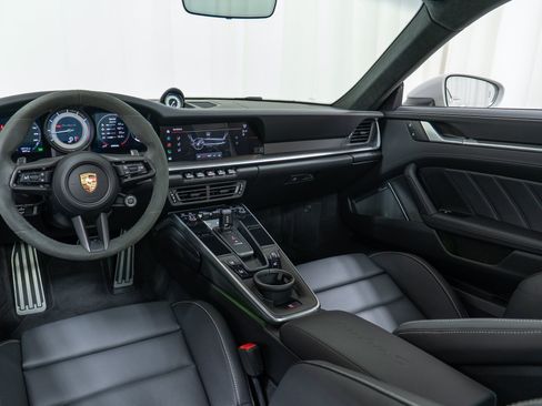 Used 2025 Porsche 911 Turbo S AWD/4WD image 22