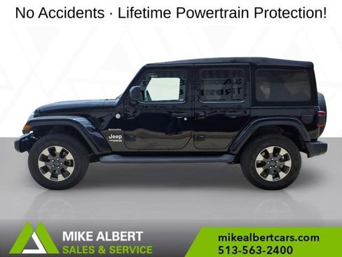 Used 2019 Jeep Wrangler Unlimited Sahara AWD/4WD image 4
