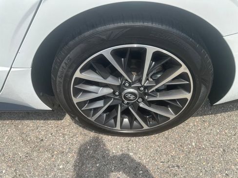 Used 2021 Hyundai Sonata Limited w/ Preferred Accessory Package FWD image 18