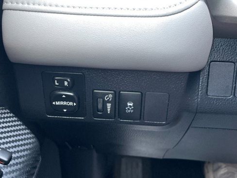 Used 2013 Toyota RAV4 XLE image 24