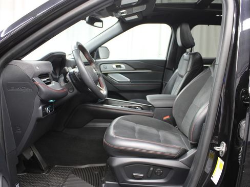 Used 2025 Ford Explorer ST AWD/4WD image 15