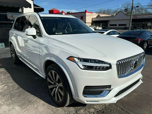Used 2024 Volvo XC90 B5 Core w/ Protection Package Premier image 7