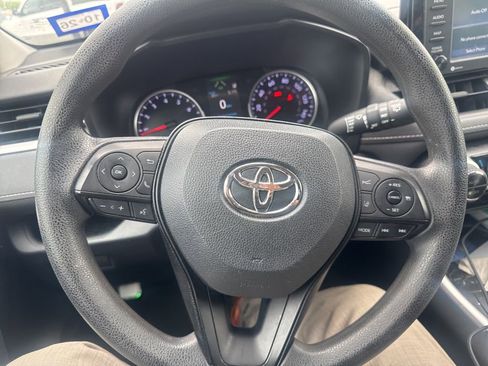 Used 2020 Toyota RAV4 XLE FWD image 31