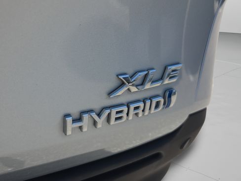 Used 2021 Toyota Sienna XLE w/ XLE Plus Package FWD image 31
