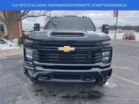 Used 2024 Chevrolet Silverado 2500 Custom w/ Custom Convenience Package image 2