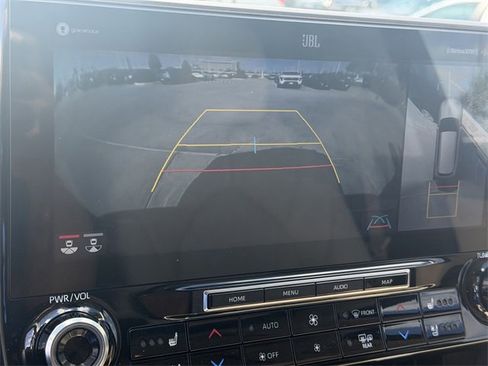 Used 2020 Toyota Highlander Limited image 16