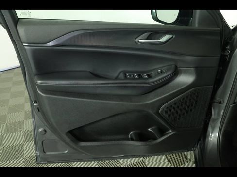 Used 2024 Jeep Grand Cherokee Altitude AWD/4WD image 21
