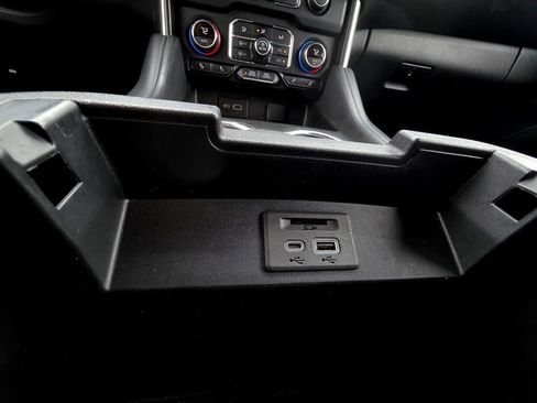 Used 2021 Chevrolet Tahoe Z71 w/ Z71 Signature Package AWD/4WD image 38