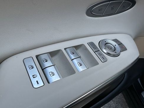 Used 2023 Genesis GV70 2.5T w/ Select Package image 12