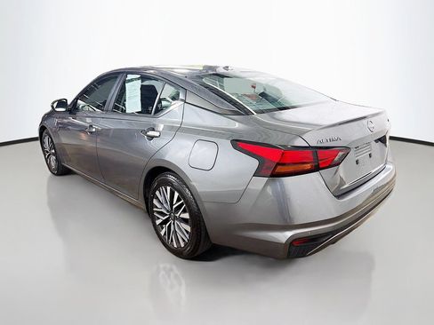 Used 2024 Nissan Altima 2.5 SV FWD image 7