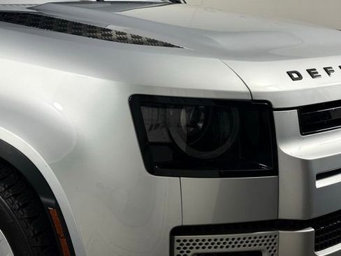Used 2022 Land Rover Defender 110 SE image 13