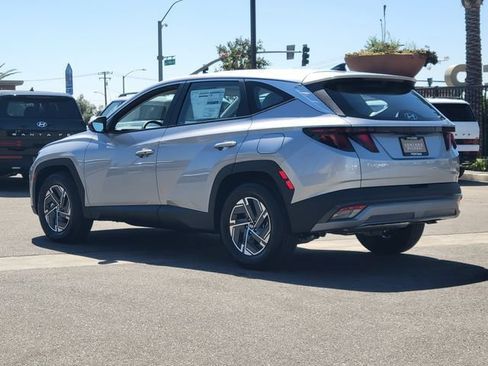 New 2026 Hyundai Tucson Blue SE FWD image 3