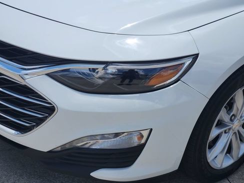 Used 2025 Chevrolet Malibu LT FWD image 9