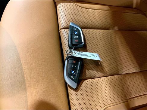 Used 2024 BMW X4 xDrive30i w/ Premium Package image 15