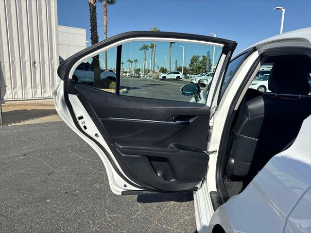 Certified 2019 Toyota Camry SE FWD image 18