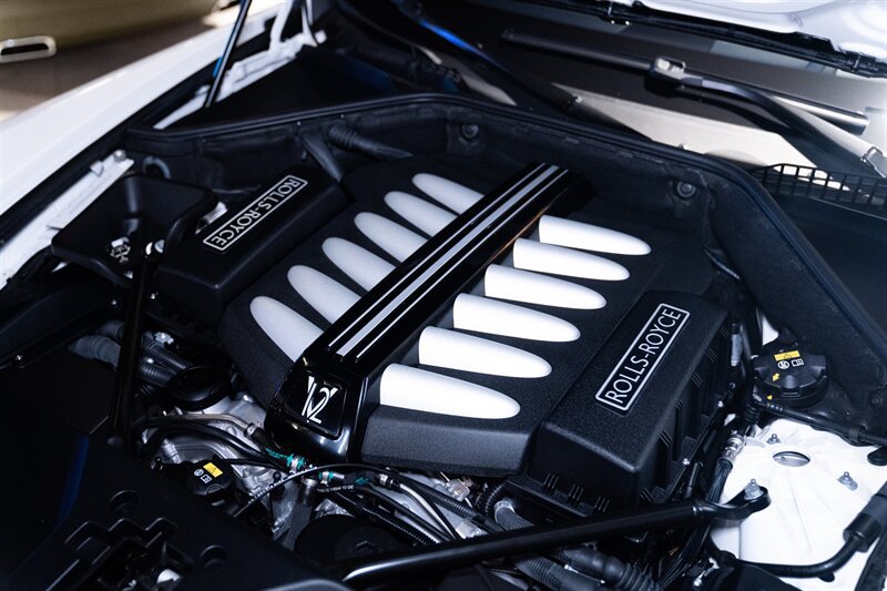 Used 2021 Rolls-Royce Dawn RWD image 34
