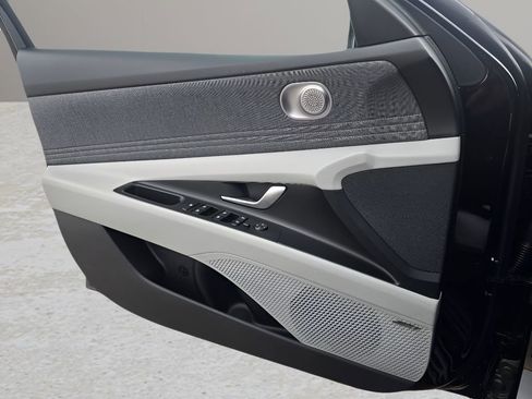 New 2026 Hyundai Elantra Limited image 16