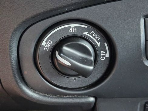 Used 2022 Nissan Frontier PRO-4X image 21