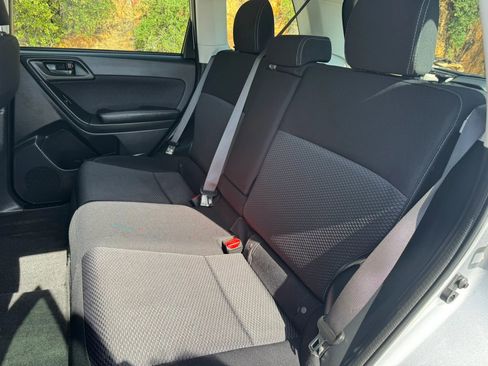 Used 2018 Subaru Forester 2.5i Premium w/ All-Weather Package AWD/4WD image 19