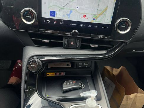 Used 2025 Lexus NX 350h AWD w/ Accessory Package (2T) image 3