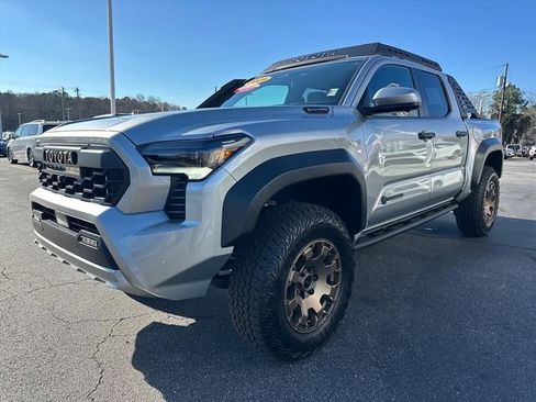 Certified 2025 Toyota Tacoma Trailhunter AWD/4WD image 7