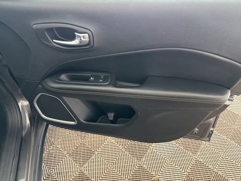 Used 2019 Jeep Compass Limited image 24