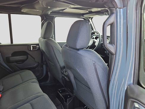 Used 2024 Jeep Wrangler Sport S image 17